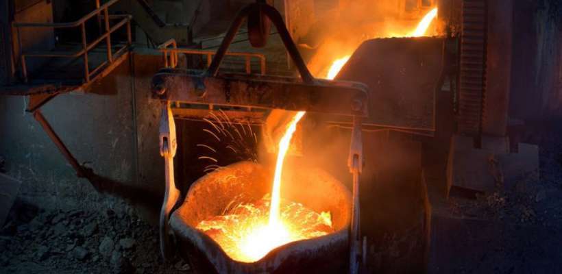 Cómo el enorme aumento del precio del cobre encendió el debate en Chile sobre el aporte de las mineras privadas a las arcas públicas.